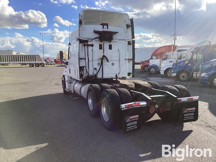 2013-freightliner-cascadia-125-image-7