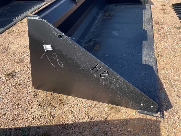 #4107-•-78"-bucket-attachment-image-2