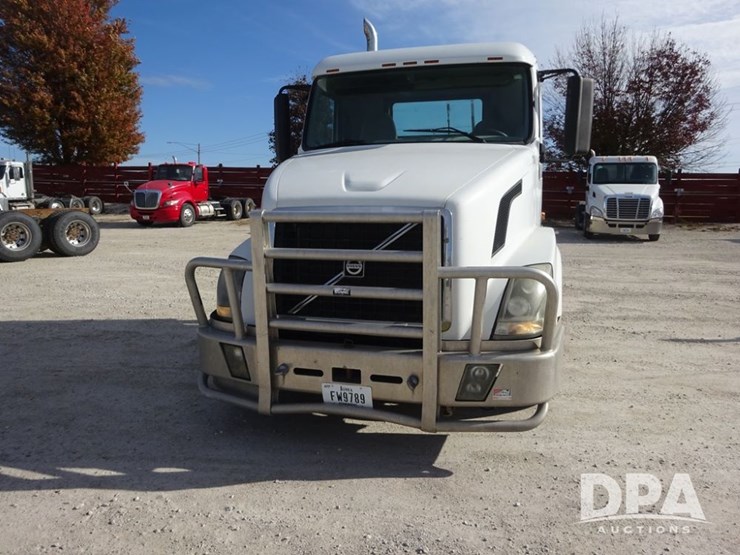 2007-volvo-vnl-day-cab-truck-(pz13987,-unit-110)-image-5