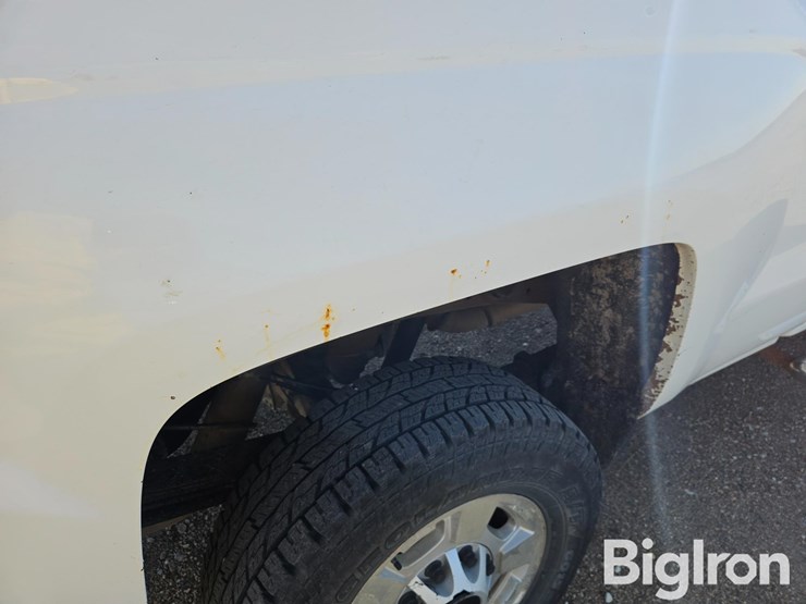 2015-chevrolet-silverado-2500-image-16