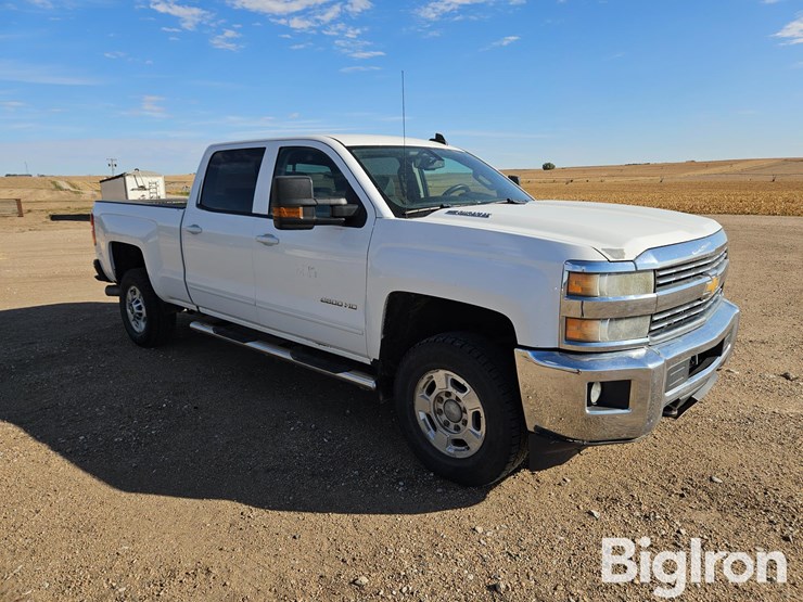2015-chevrolet-silverado-2500-image-3