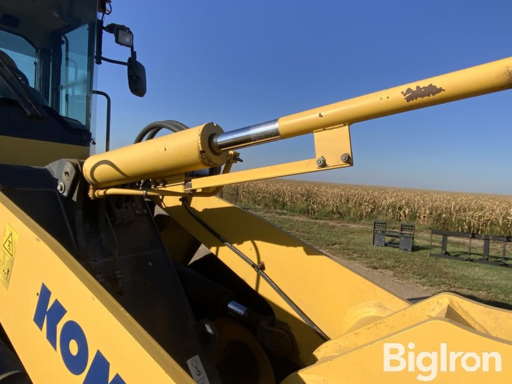 2009-komatsu-wa200-6-image-18