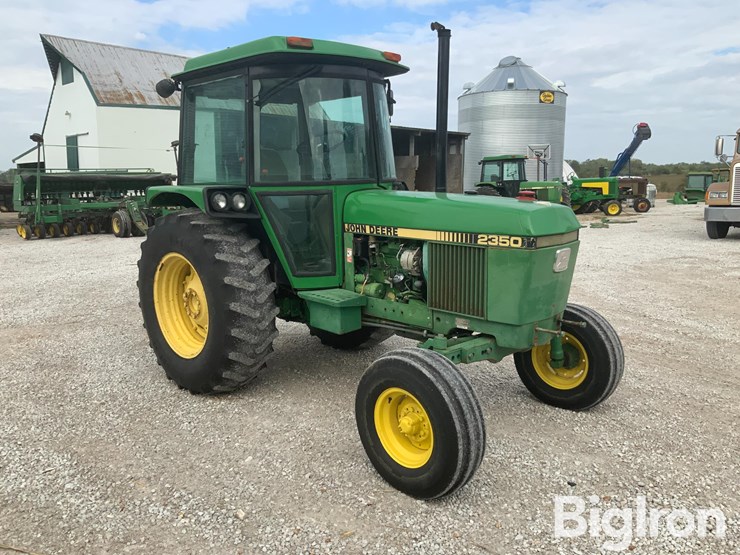 1983-john-deere-2350-image-3