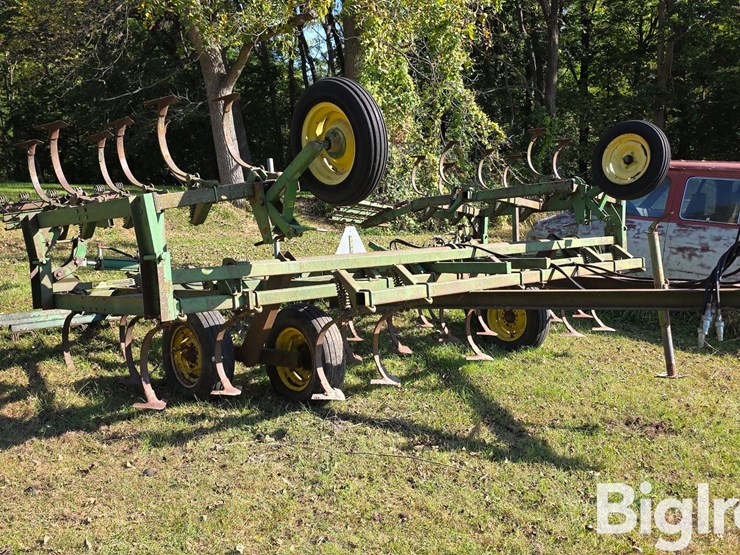 john-deere-1010-image-3