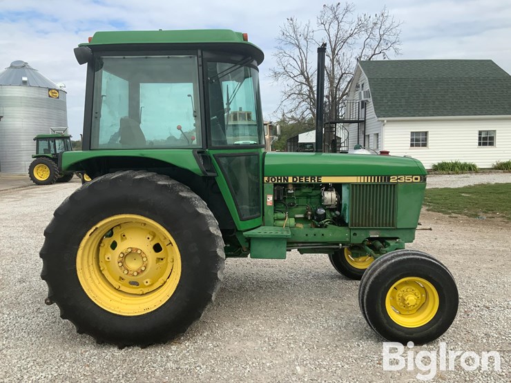 1983-john-deere-2350-image-4