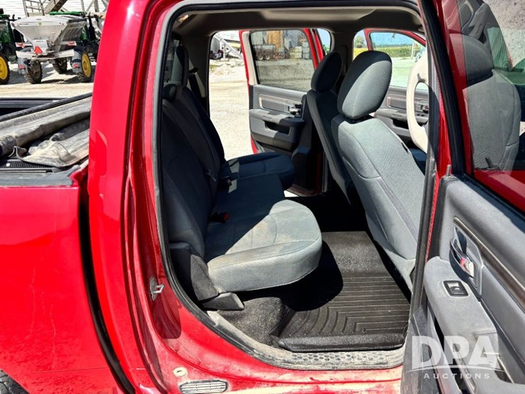 2017-ram-1500-slt-image-60