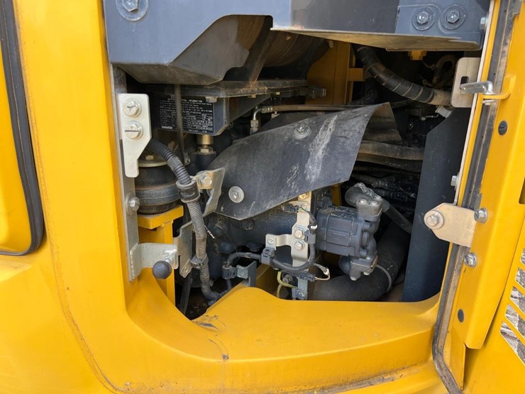 komatsu-pc88mr-11-image-23