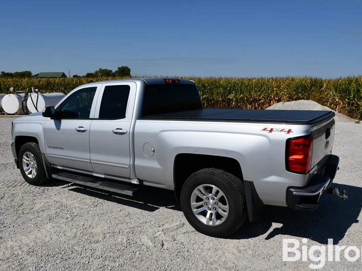 2017-chevrolet-silverado-1500-lt-image-7