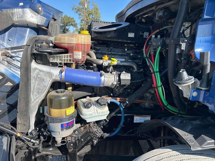 2021-freightliner-cascadia-116-image-7