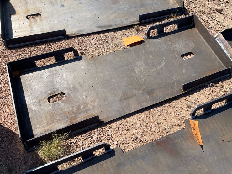 #4124-•-universal-adaptor-plate-image-1