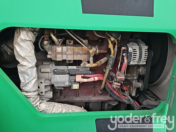 2016-sky-trak-10042-image-23