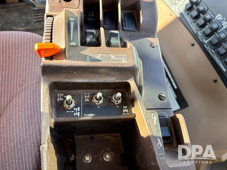 2013-john-deere-4830-image-115