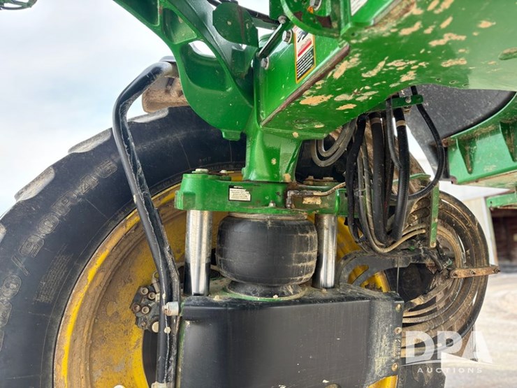 2019-john-deere-r4038-image-47