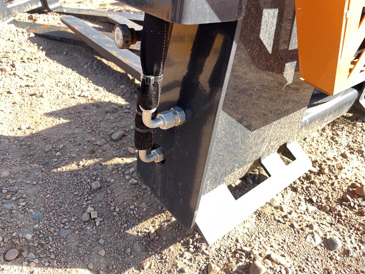 #4087-•-wolverine-pallet-fork-hydraulic-adjustable-attachment-image-5