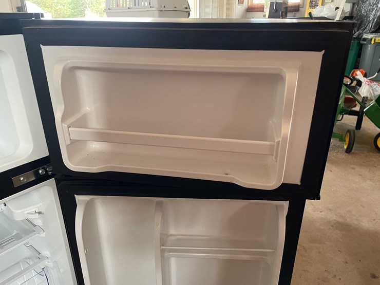 #6621-•-mini-fridge-image-8