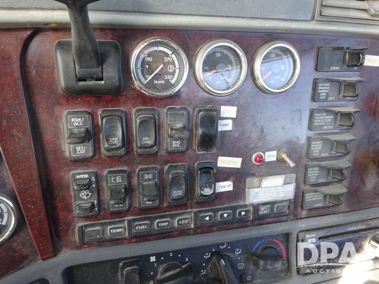 2016-freightliner-coronado-day-cab-glider-truck-(pz13983,-unit-716)-image-101