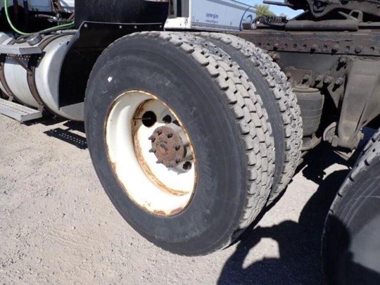 2016-freightliner-cascadia-t/a-hiway-tractor---day-image-41