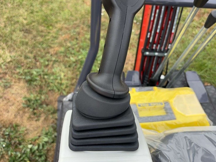 mini-excavator-mx12rx-image-21