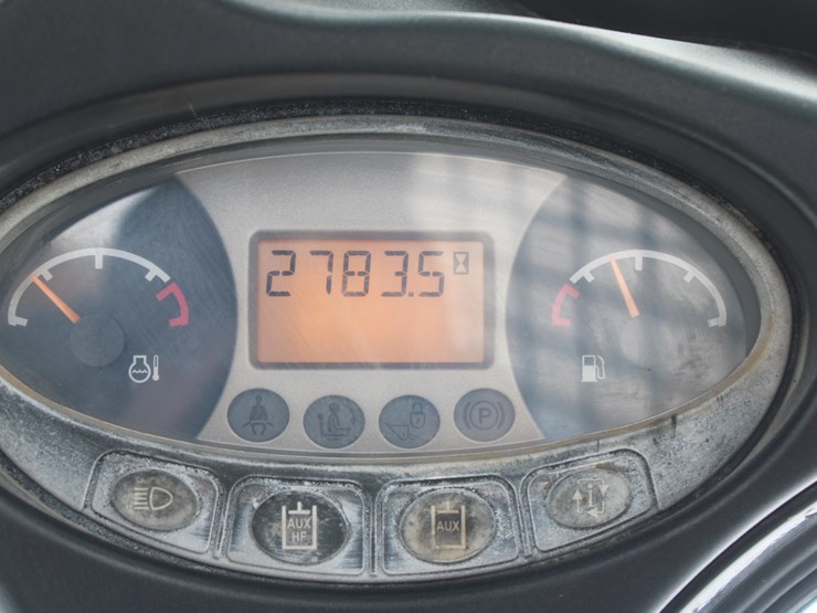 bobcat-t870-image-60