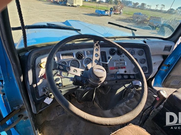 1996-ford-lt9000-image-20