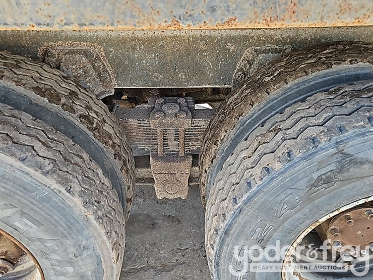 1988-ford-lt8000-image-9