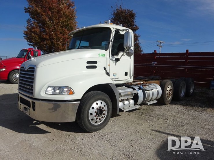 2014-mack-pinnacle-truck-(pz13988,-unit-239)-image-1