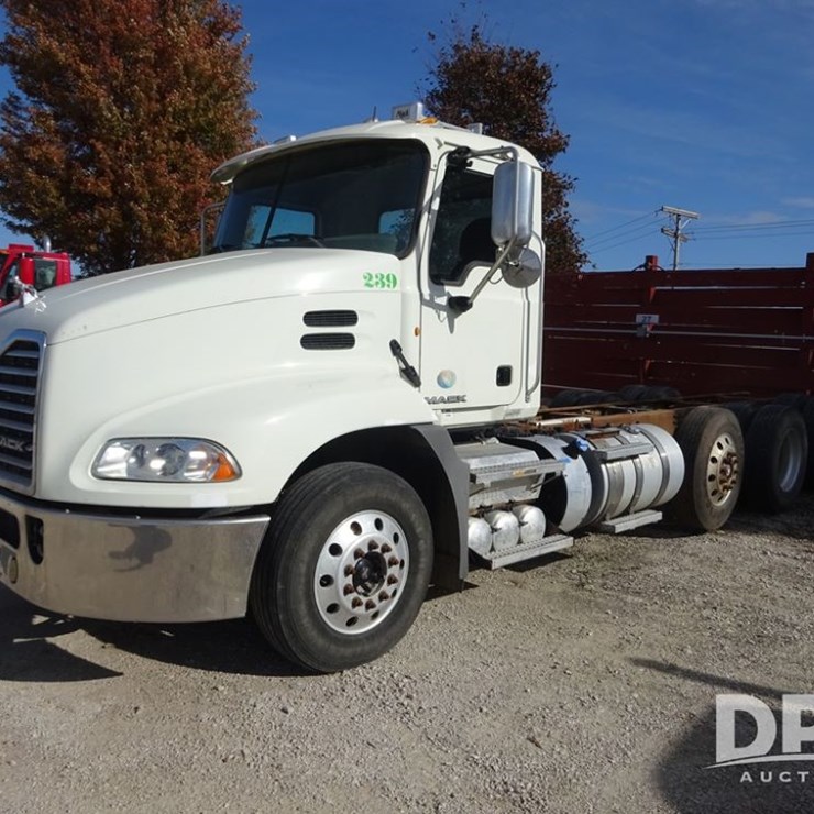 2014 Mack Pinnacle Truck (PZ13988, Unit 239)
