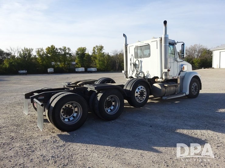 2018-freightliner-coronado-day-cab-glider-truck-(pz13996,-unit-773)-image-16