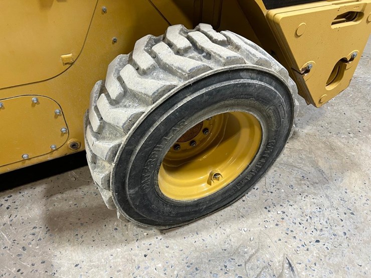 caterpillar-272c-image-13