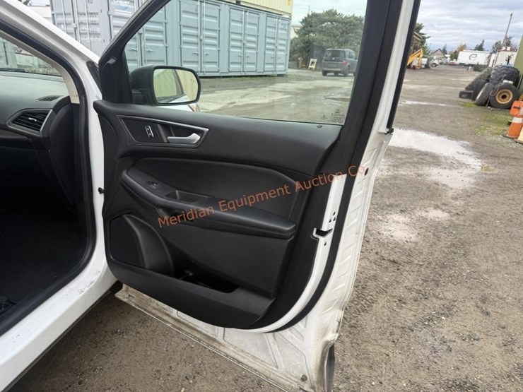 2020-ford-edge-image-27