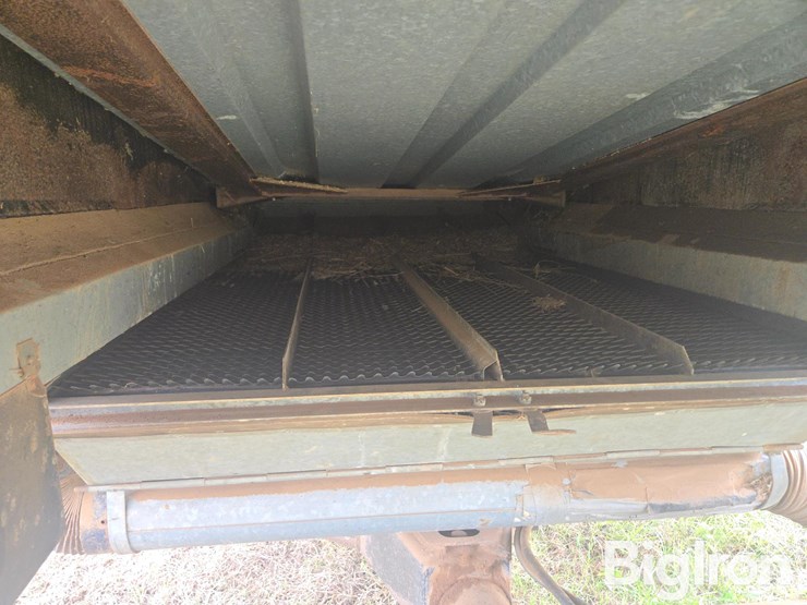 1976-gleaner-m-image-13