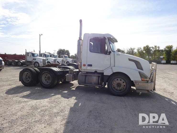 2007-volvo-vnl-day-cab-truck-(pz13987,-unit-110)-image-15