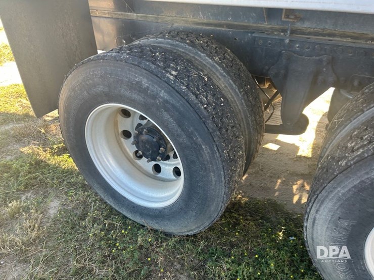 2006-freightliner-century-dry-truck-(cp1180-unit-16052)-image-21