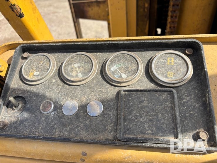 caterpillar-v40c-image-30