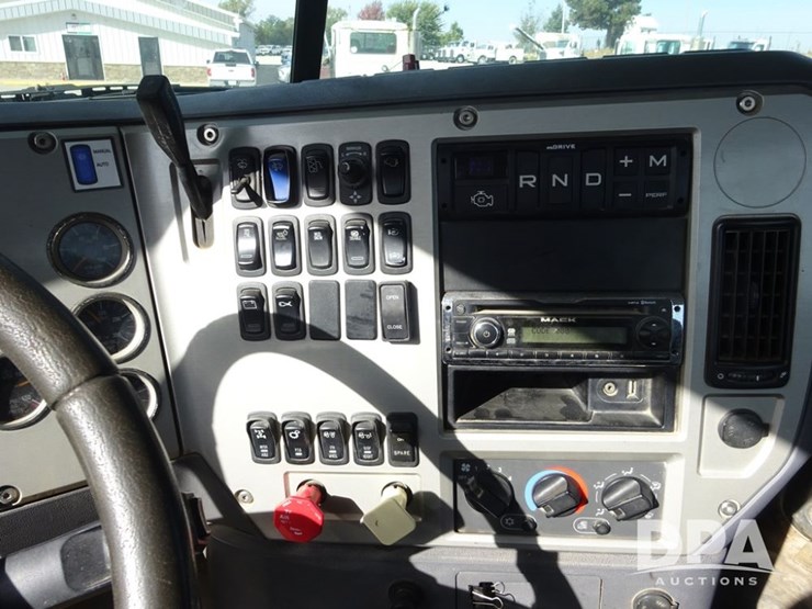 2014-mack-pinnacle-truck-(pz13988,-unit-239)-image-95