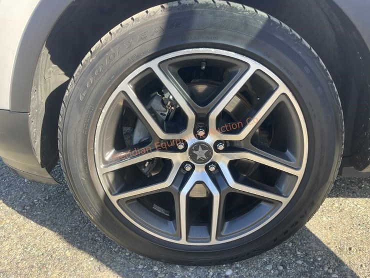 2016-ford-explorer-image-9