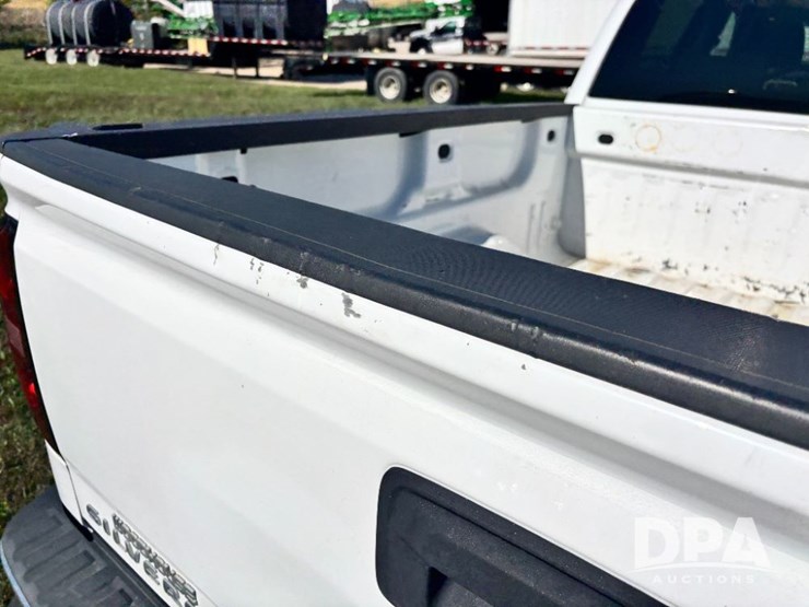 2018-chevrolet-silverado-image-34