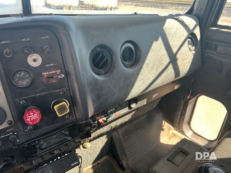 1991-international-9400-image-37