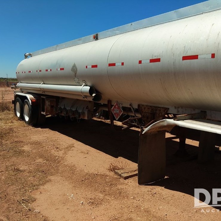 1974 TRAILMOBILE TRAILER