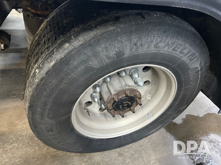 1992-international-9400-image-25