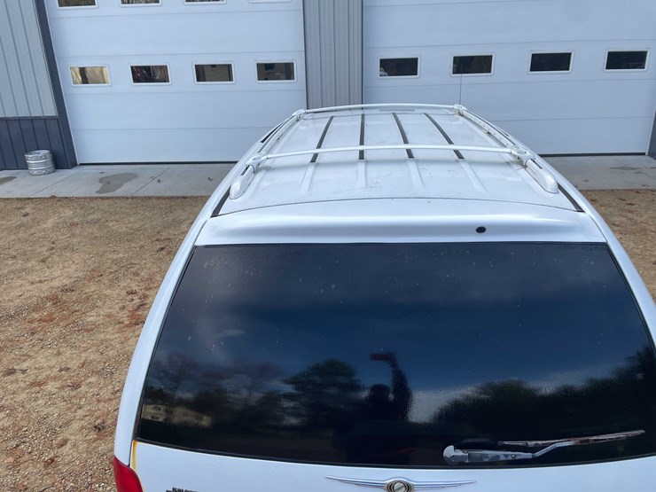 1999-chrysler-town-&-country-image-35