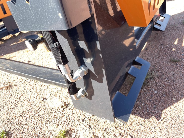 #4090-•-wolverine-pallet-fork-hydraulic-adjustable-attachment-image-4