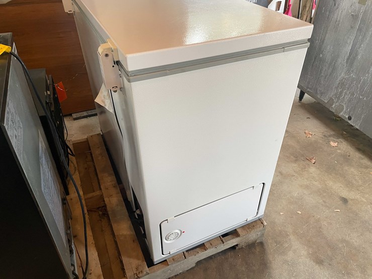 #6619-•-chest-freezer-image-6
