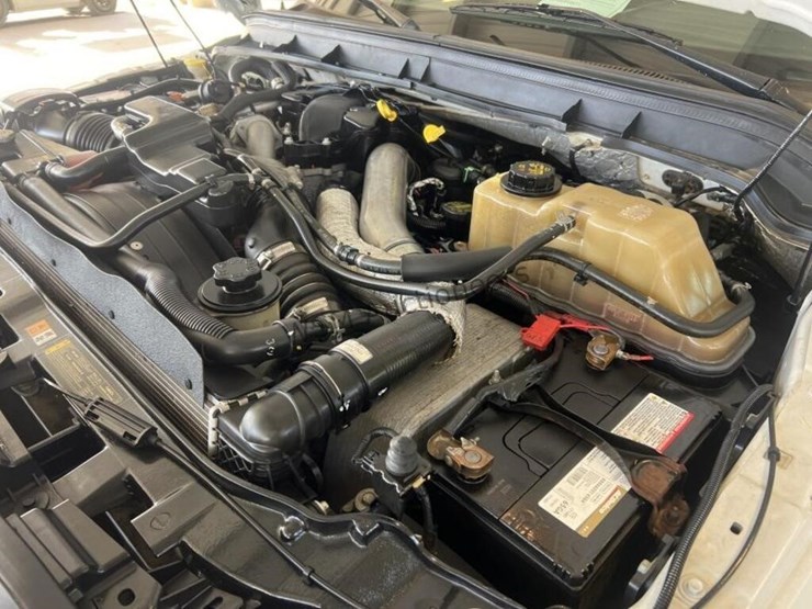 2013-ford-f550-image-15