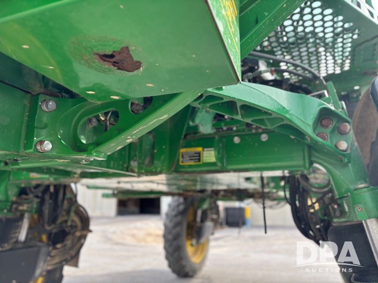 2019-john-deere-r4038-image-38