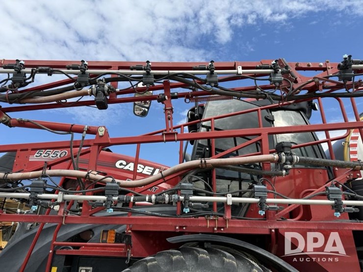 2020-case-ih-trident-5550-image-43