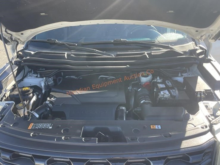 2016-ford-explorer-image-10