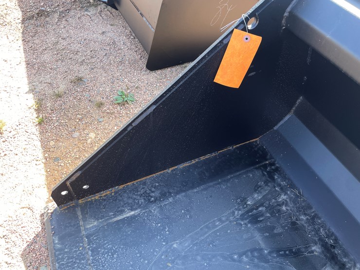 #4107-•-78"-bucket-attachment-image-8