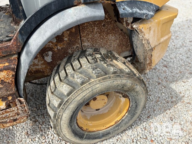 2015-caterpillar-903c2-image-25