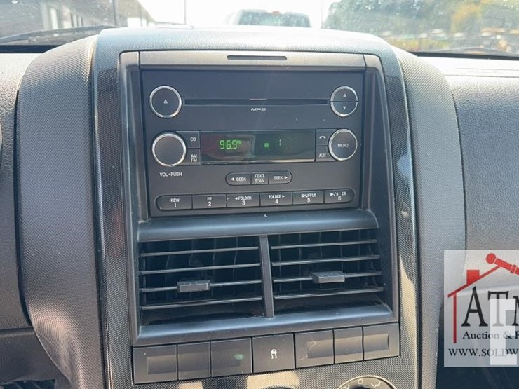 2008-ford-explorer-xlt-image-15